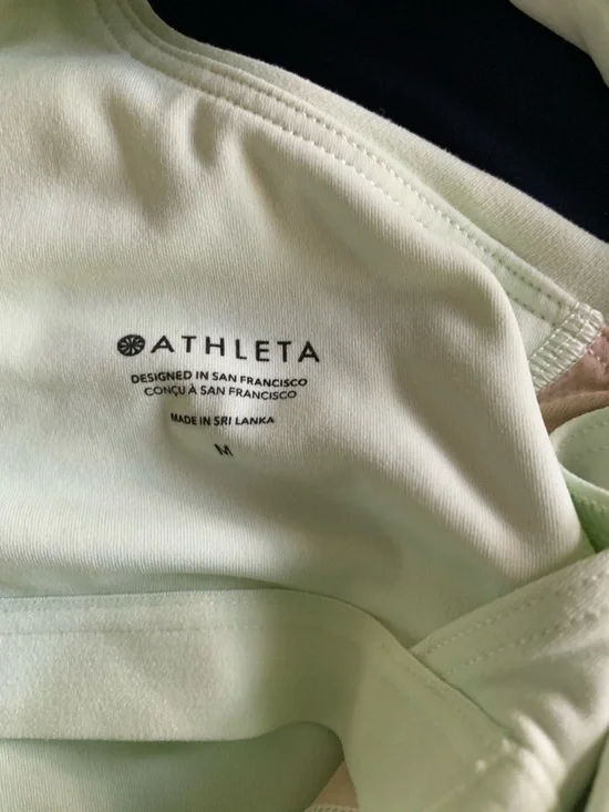 Athleta Light green V-Neck Cropped Sports Bra Tank Size Medium - Picture 4 of 5